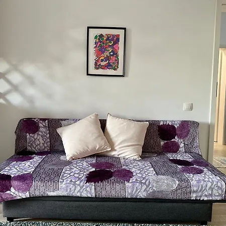 Cosy Near The Metro Station Apartment Bucharest